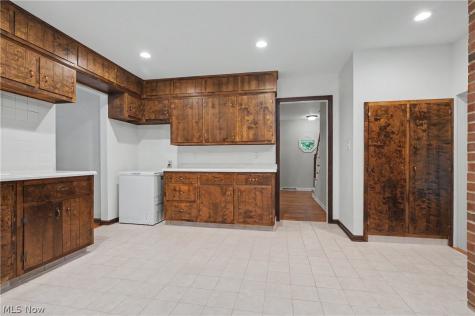 379 Nob Hill Drive Akron OH 44303