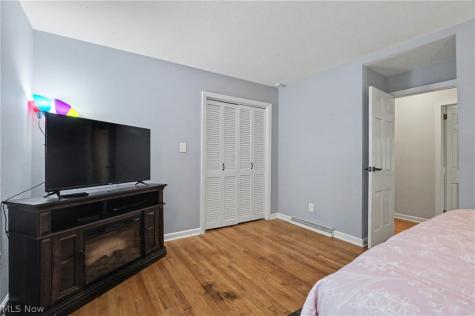 379 Nob Hill Drive Akron OH 44303