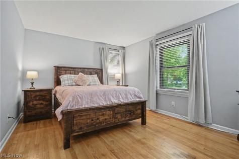 379 Nob Hill Drive Akron OH 44303