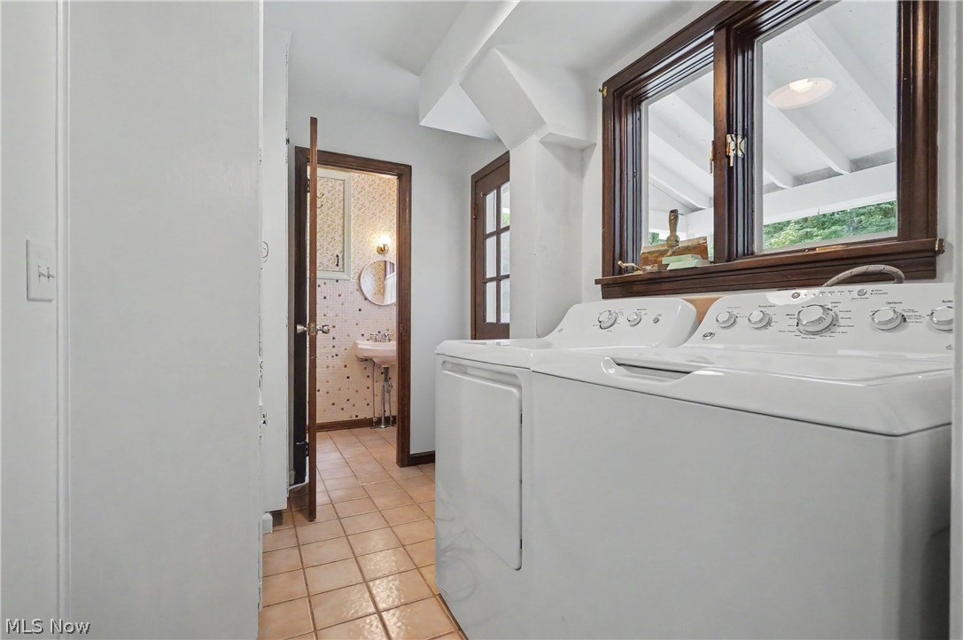 379 Nob Hill Drive Akron OH 44303