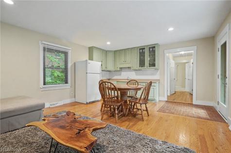 379 Nob Hill Drive Akron OH 44303