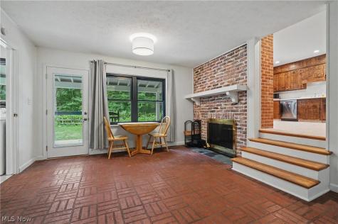 379 Nob Hill Drive Akron OH 44303