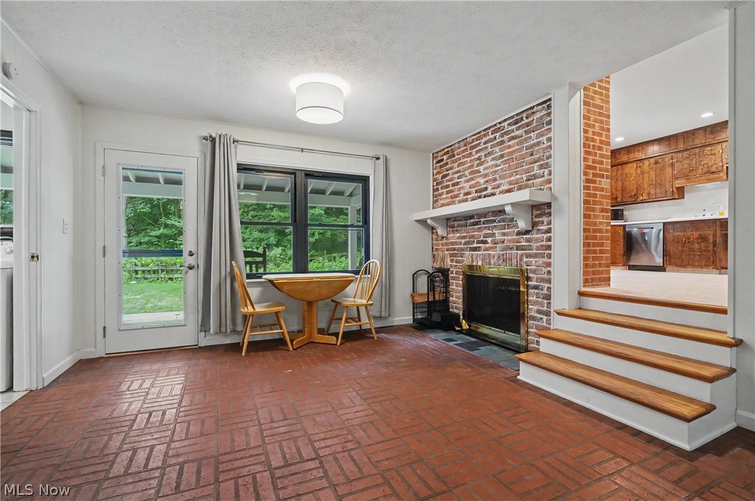 379 Nob Hill Drive Akron OH 44303