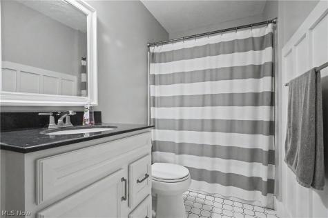 379 Nob Hill Drive Akron OH 44303