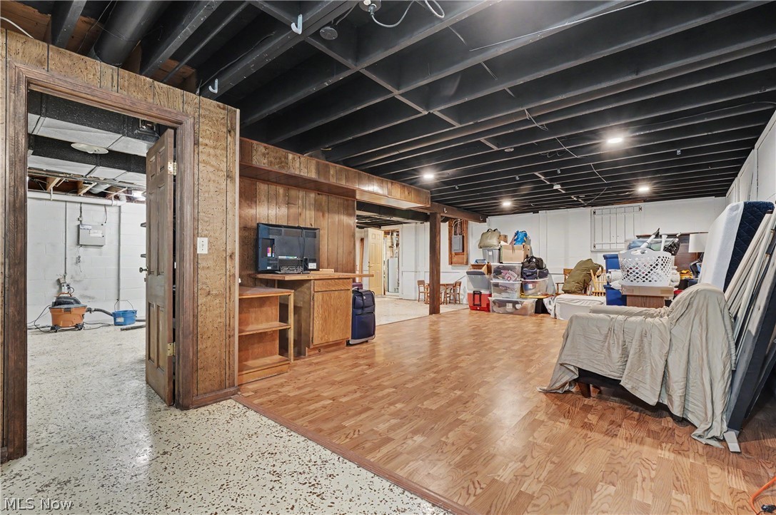 379 Nob Hill Drive Akron OH 44303