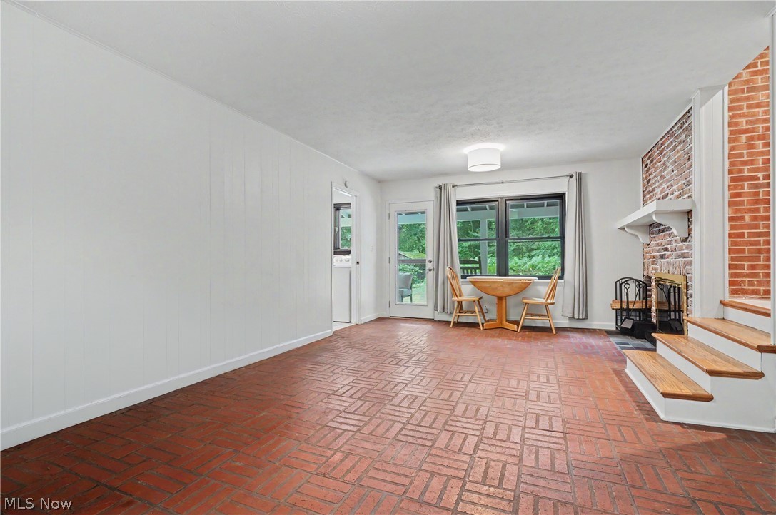 379 Nob Hill Drive Akron OH 44303