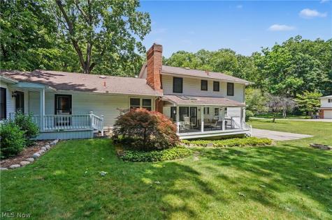 379 Nob Hill Drive Akron OH 44303