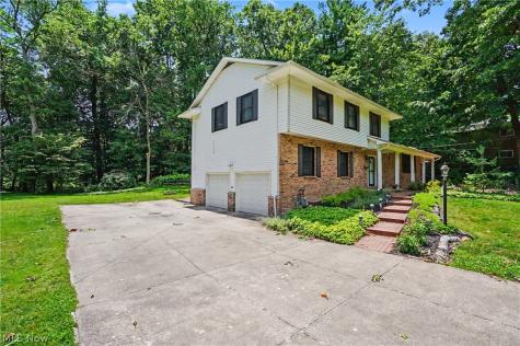 379 Nob Hill Drive Akron OH 44303