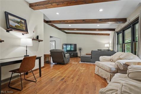 379 Nob Hill Drive Akron OH 44303