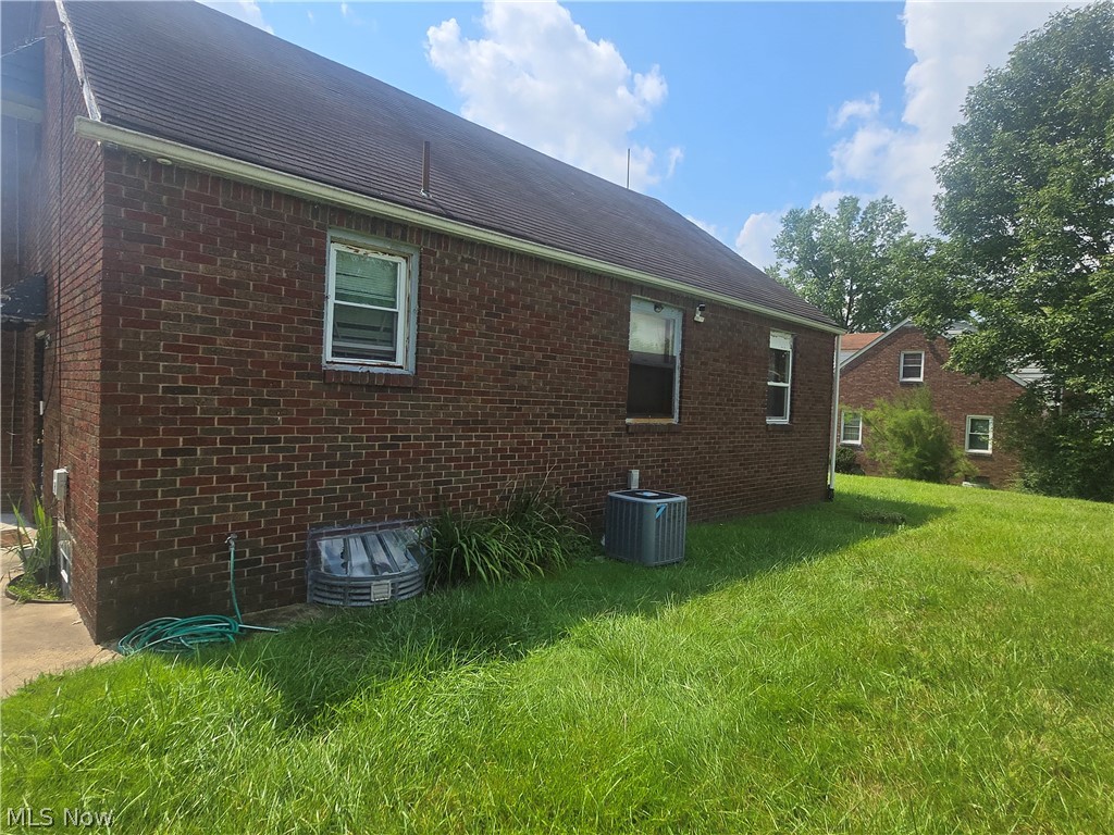 2156 Mcguffey Road Youngstown OH 44505