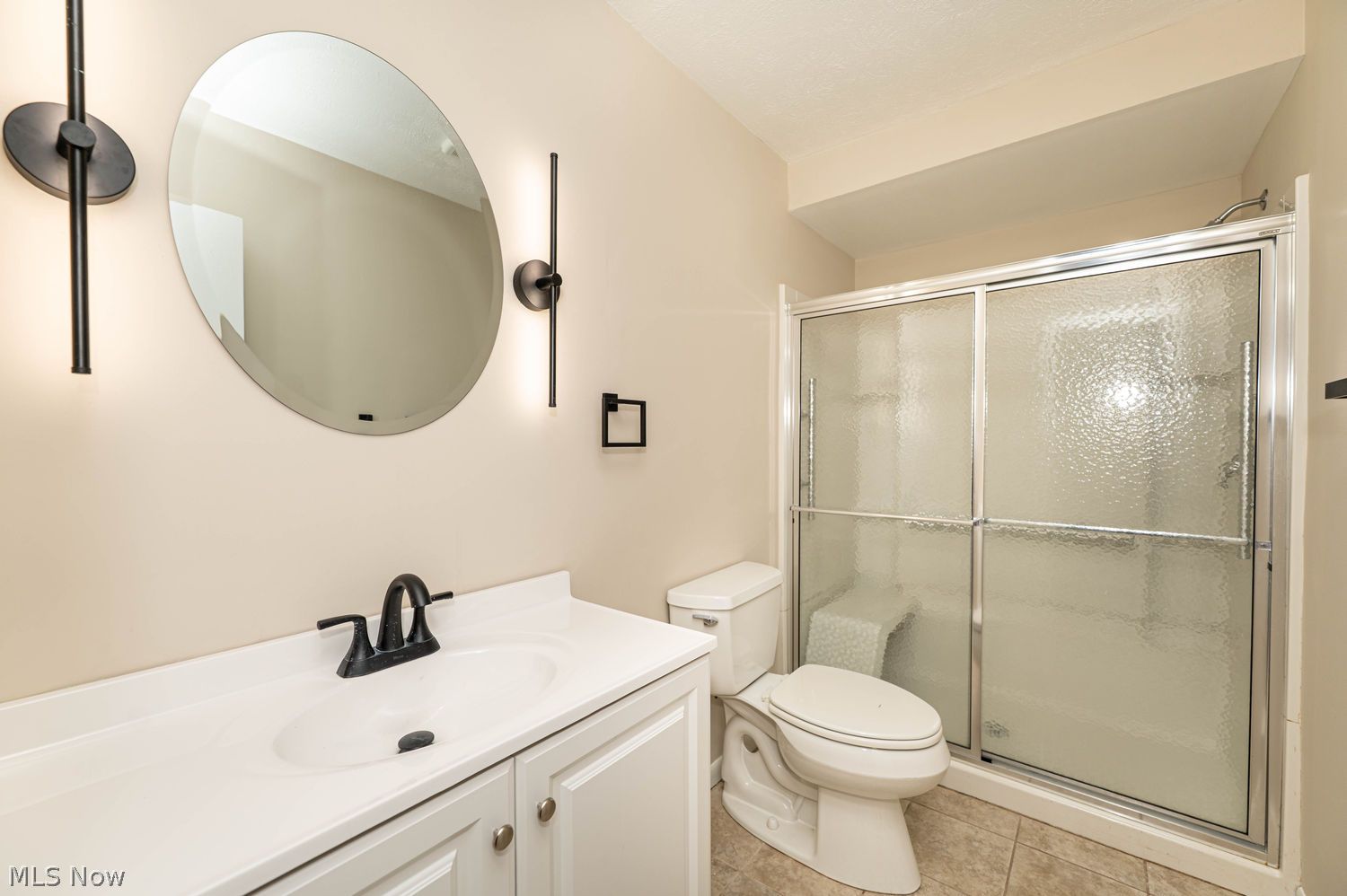 33072 Edward Avenue Eastlake OH 44095