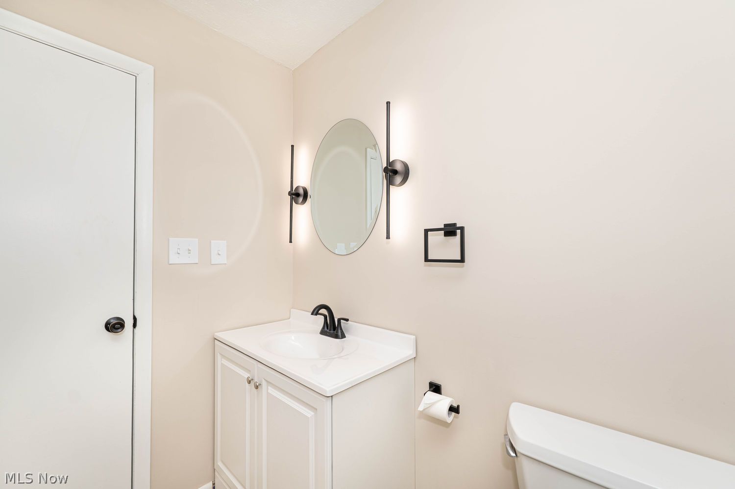 33072 Edward Avenue Eastlake OH 44095
