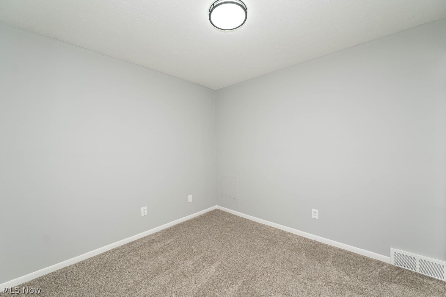 33072 Edward Avenue Eastlake OH 44095