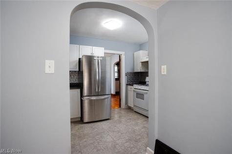 41 E Rosewood Avenue Akron OH 44301