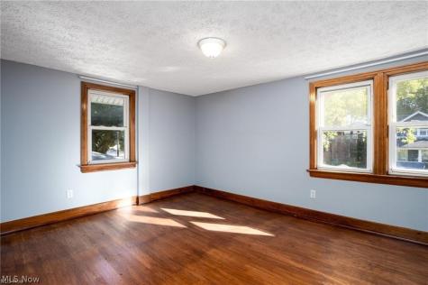 41 E Rosewood Avenue Akron OH 44301