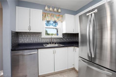 41 E Rosewood Avenue Akron OH 44301