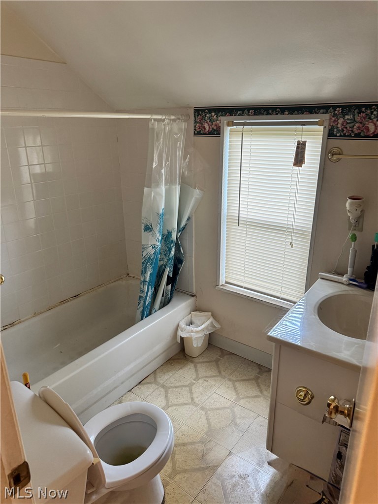 19317 Wickfield Avenue Warrensville Heights OH 44122