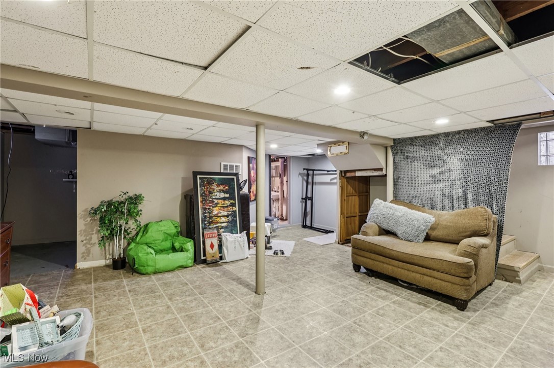 1281 Neptune Avenue Akron OH 44301