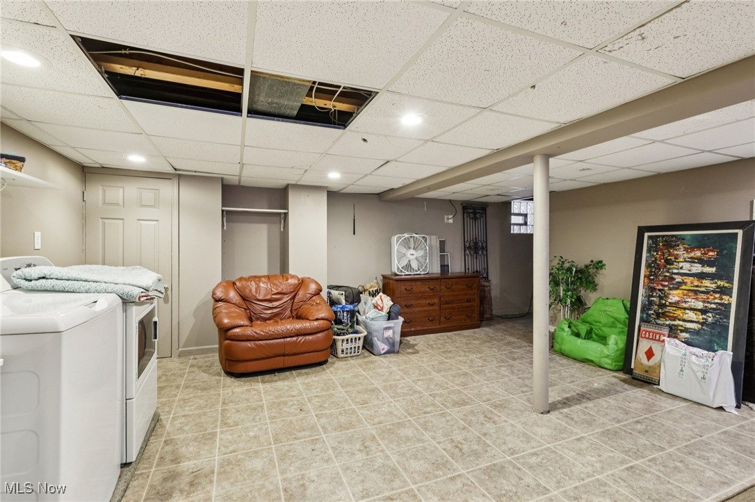 1281 Neptune Avenue Akron OH 44301