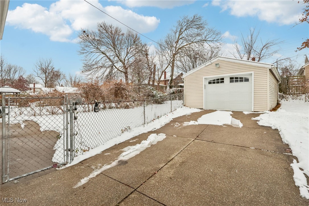 1281 Neptune Avenue Akron OH 44301