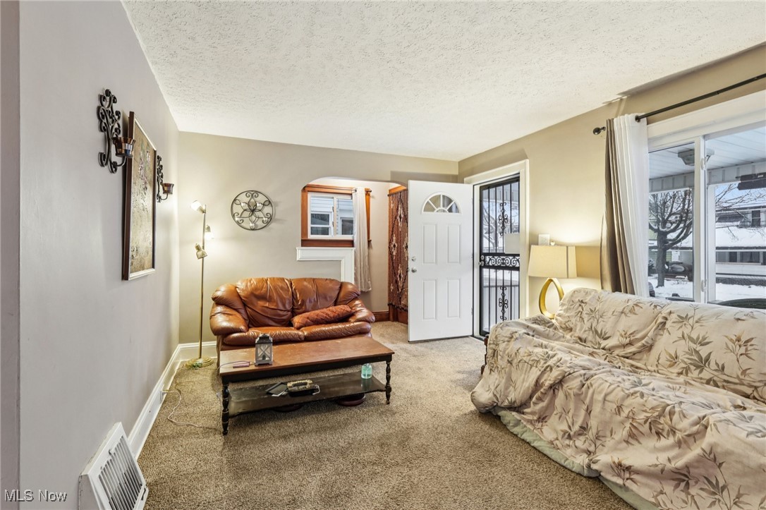 1281 Neptune Avenue Akron OH 44301