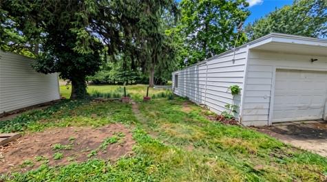 854 E 250 Street Euclid OH 44132