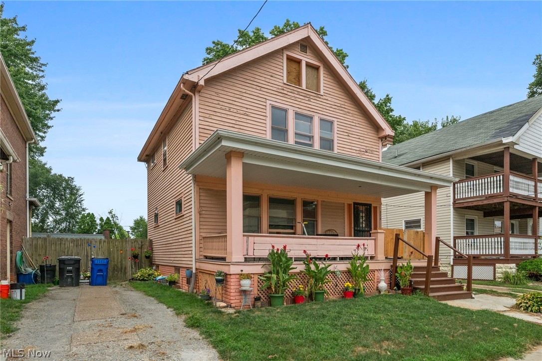 8006 Halle Avenue Cleveland OH 44102