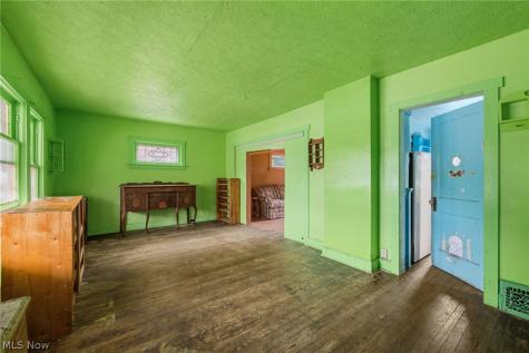 8006 Halle Avenue Cleveland OH 44102