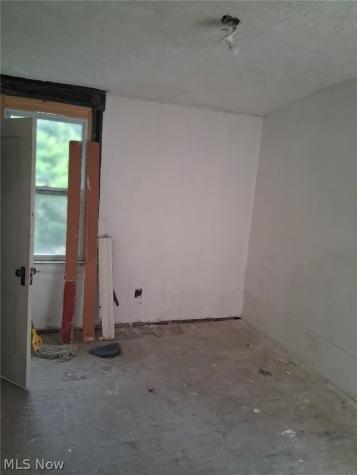 1775 Wickford Cleveland OH 44112