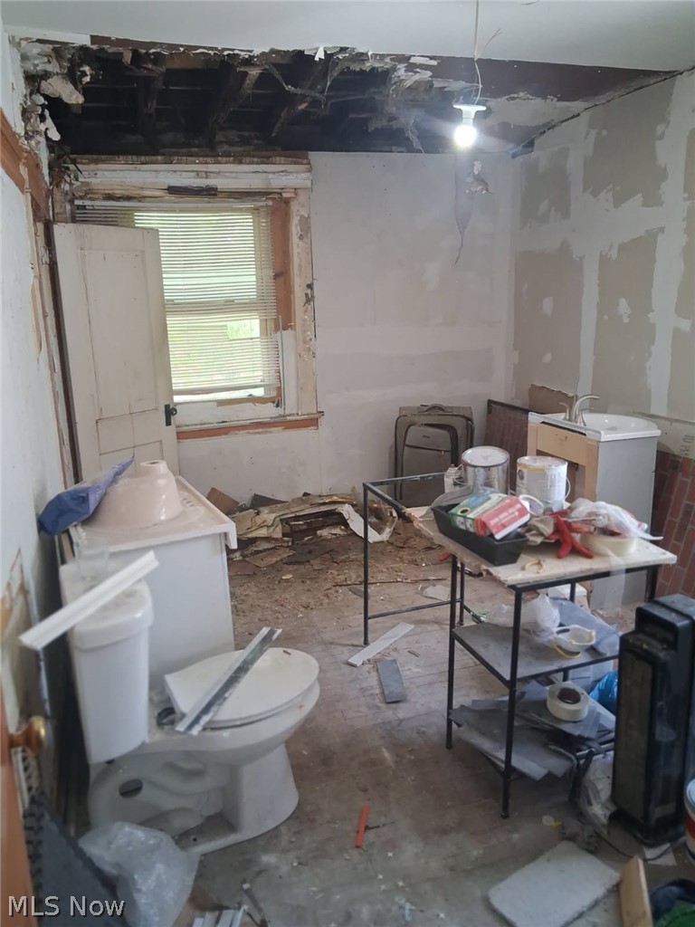1775 Wickford Cleveland OH 44112