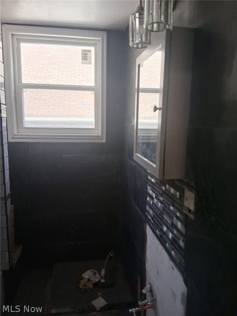 1775 Wickford Cleveland OH 44112