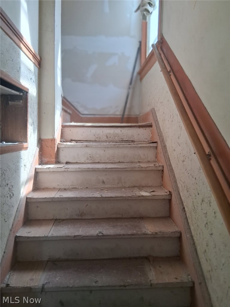 1775 Wickford Cleveland OH 44112
