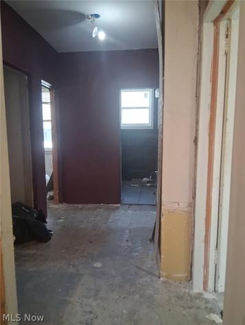 1775 Wickford Cleveland OH 44112