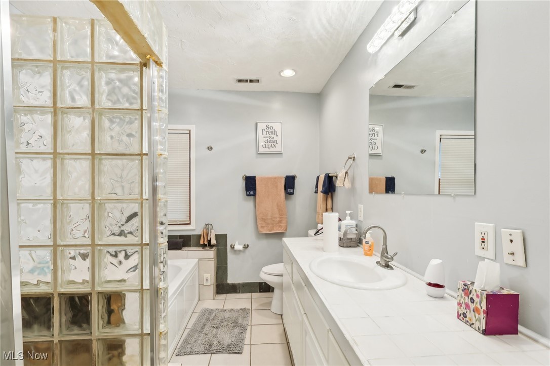 1674 Colonial Drive Cleveland Heights OH 44118