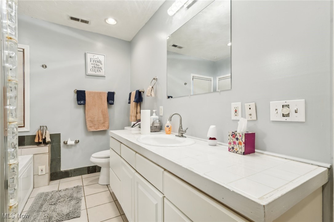 1674 Colonial Drive Cleveland Heights OH 44118