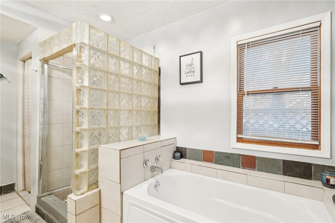 1674 Colonial Drive Cleveland Heights OH 44118