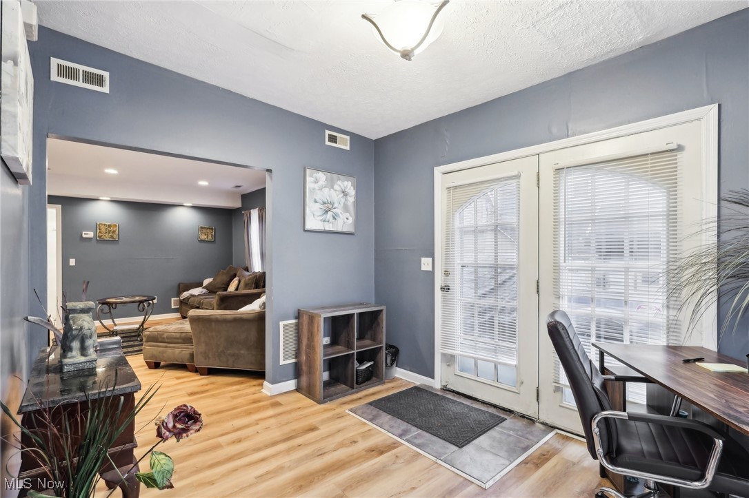 1674 Colonial Drive Cleveland Heights OH 44118