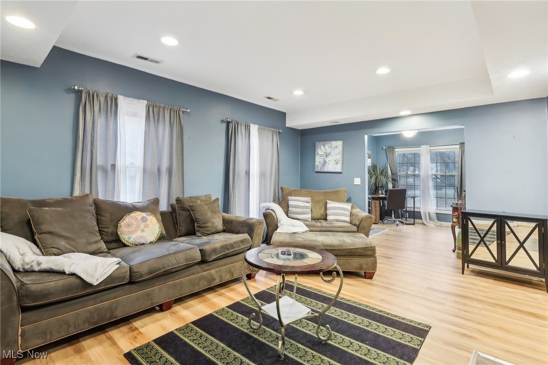 1674 Colonial Drive Cleveland Heights OH 44118