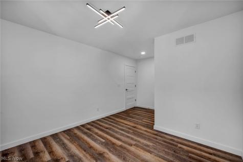 1872 W 57th Street Cleveland OH 44102