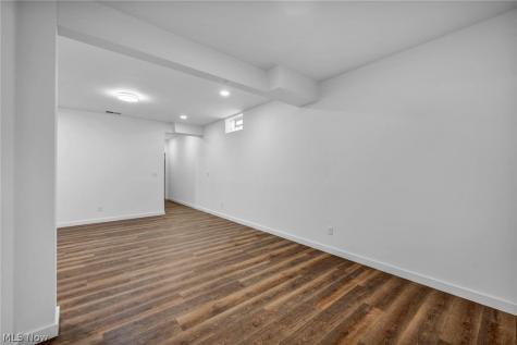1872 W 57th Street Cleveland OH 44102