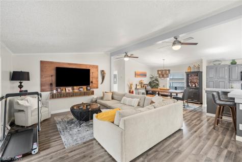 64 Periwinkle Drive Olmsted Twp OH 44138