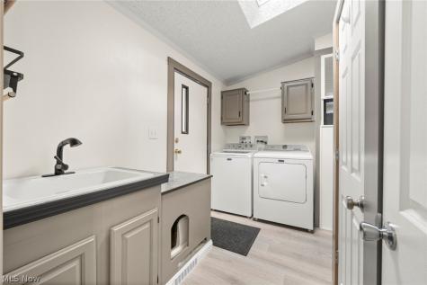 64 Periwinkle Drive Olmsted Twp OH 44138