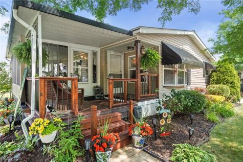 64 Periwinkle Drive Olmsted Twp OH 44138