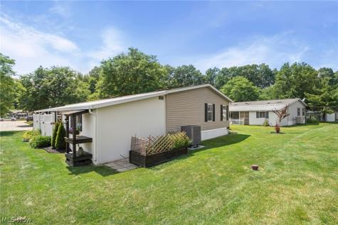 64 Periwinkle Drive Olmsted Twp OH 44138