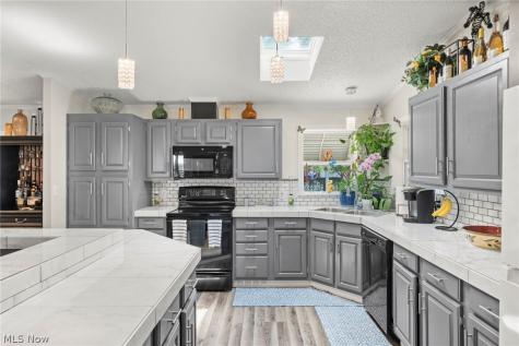 64 Periwinkle Drive Olmsted Twp OH 44138