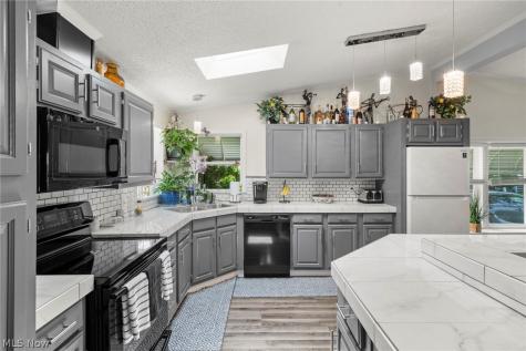 64 Periwinkle Drive Olmsted Twp OH 44138