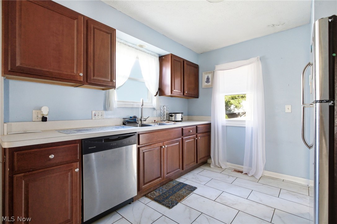 1222 W 18th Street Lorain OH 44052