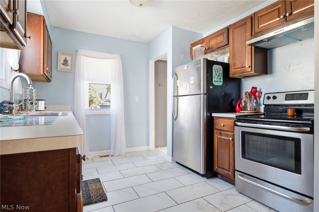 1222 W 18th Street Lorain OH 44052