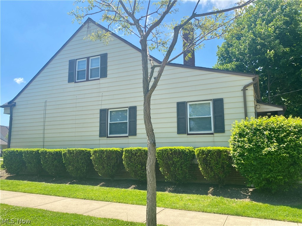 24217 Woodway Road Beachwood OH 44122