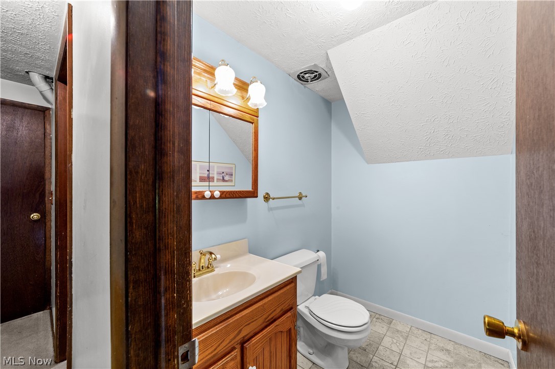 176 Pinewood Drive Elyria OH 44035